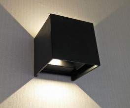 08585,19(3000K) Светильник Куб черный w10*10 h10 Led 6W (3000K) IP65